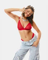 Czerwony biustonosz z transparentnej siateczki